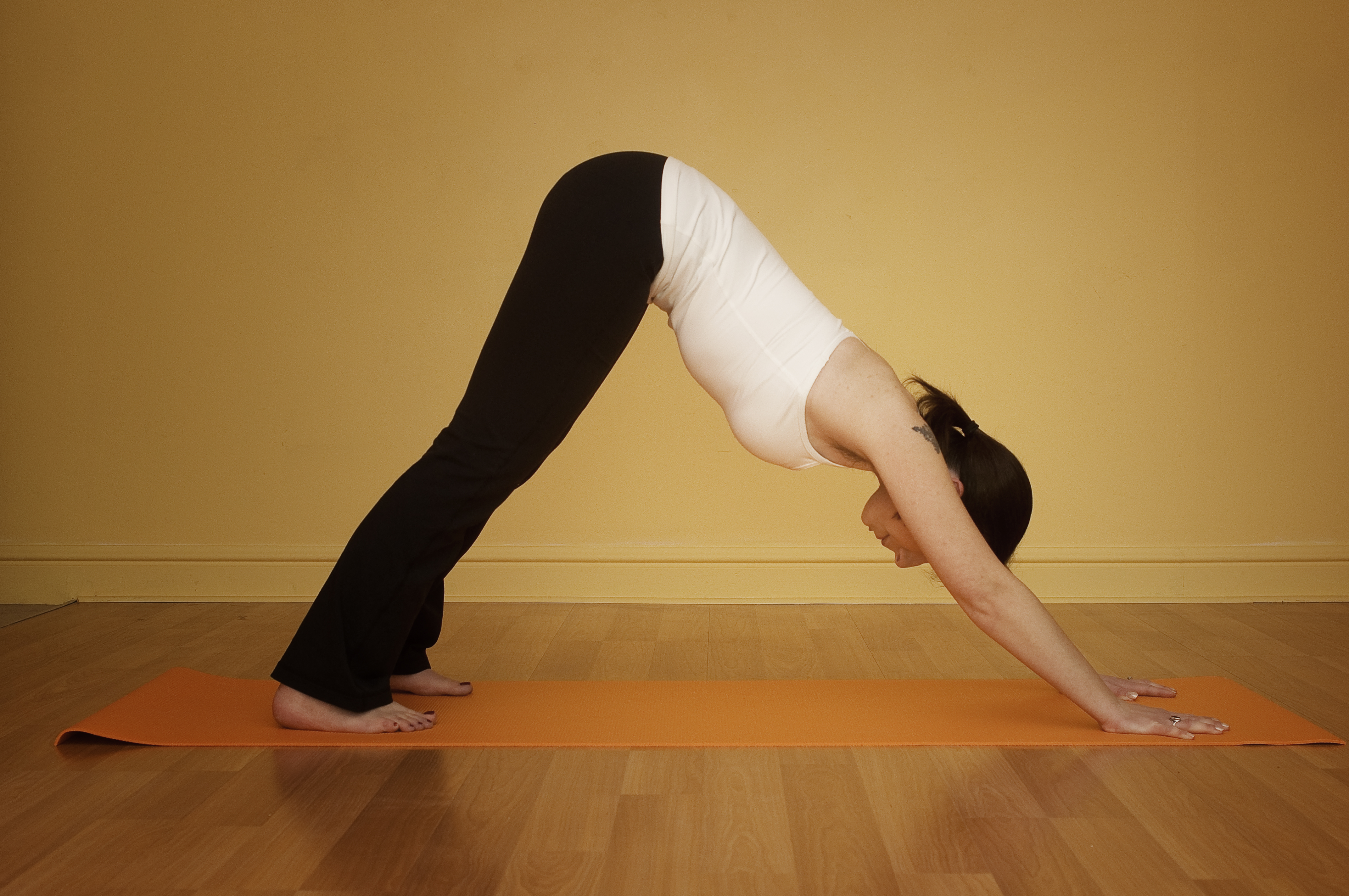 5 Minute Postnatal Yoga Stretch | Jamie - Yoga - Yoga Mamas On Demand
